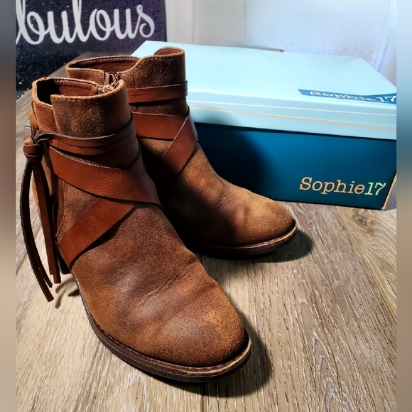 Sophie17 girls Chestnut brown faux suede, tassel/heel boho bootie Size 1 - Picture 13 of 16